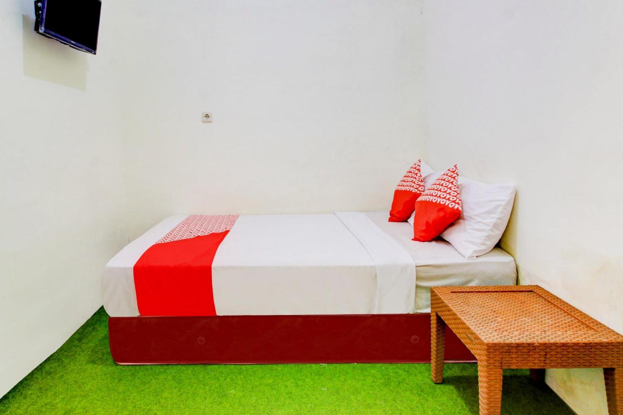 Hotel Oyo 90725 Zeevanna Syariah Kediri (East Java)