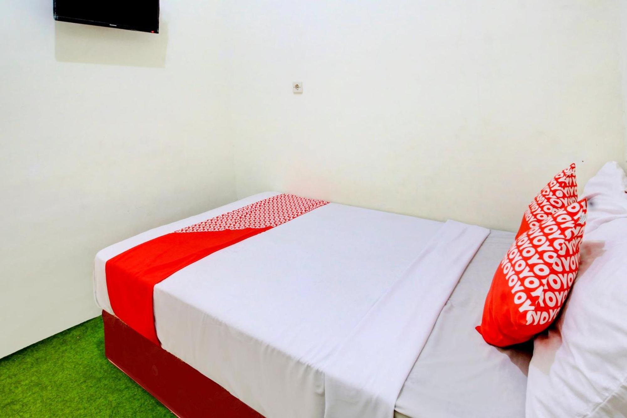 Oyo 90725 Zeevanna Syariah Hotel