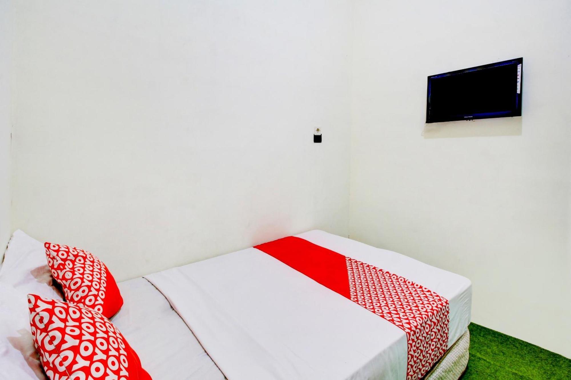 Hotel Oyo 90725 Zeevanna Syariah Kediri (East Java)