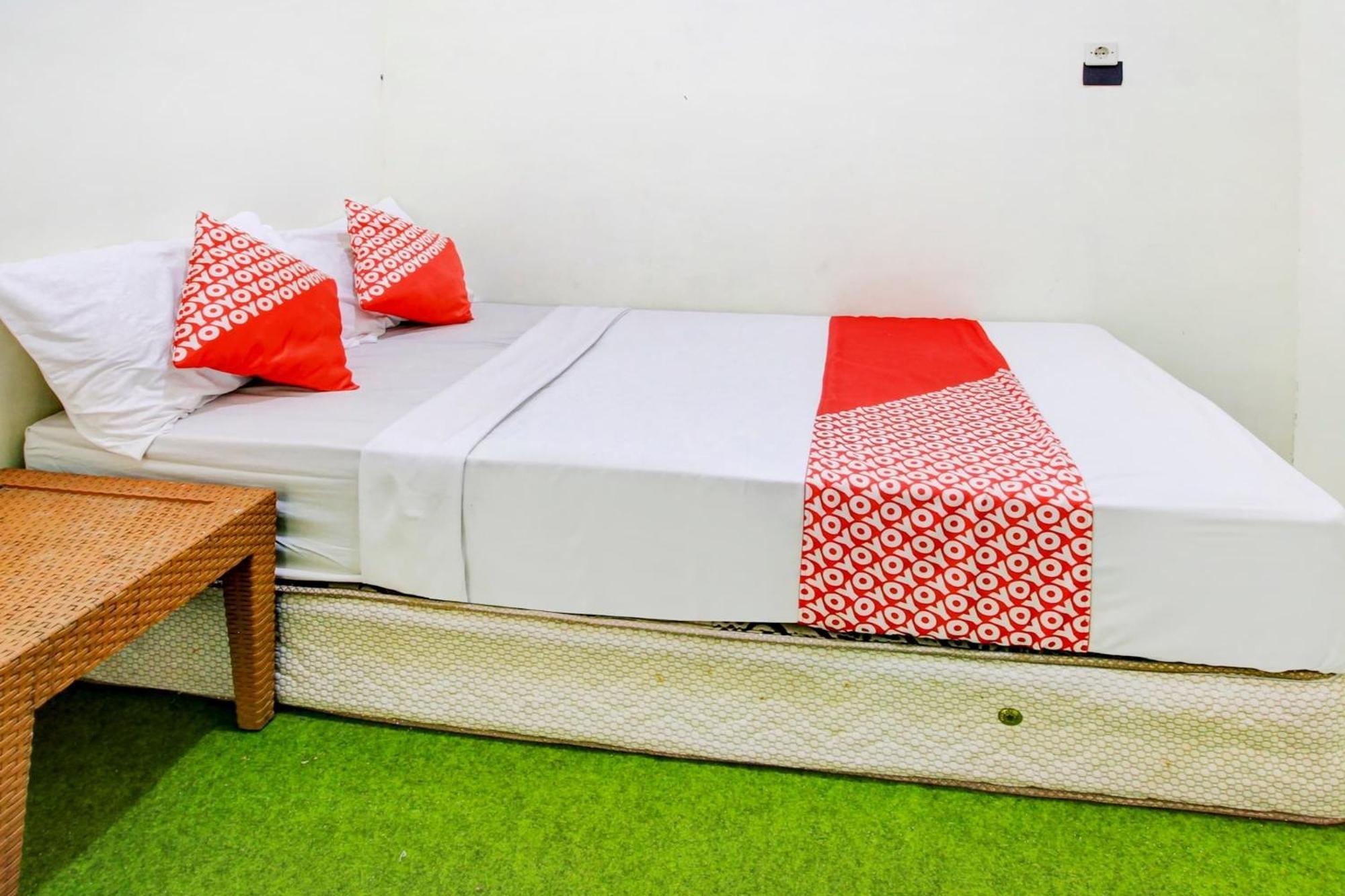 Oyo 90725 Zeevanna Syariah Hotel 2*